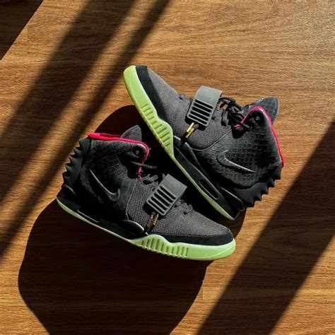 nike air yeezy 2 solar red replica
